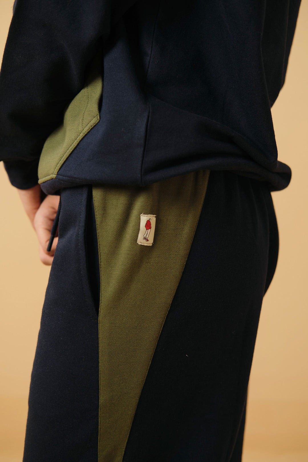 Contrasting Hues Separates